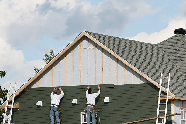 Professional Siding technician working in Lafayette Hill, PA